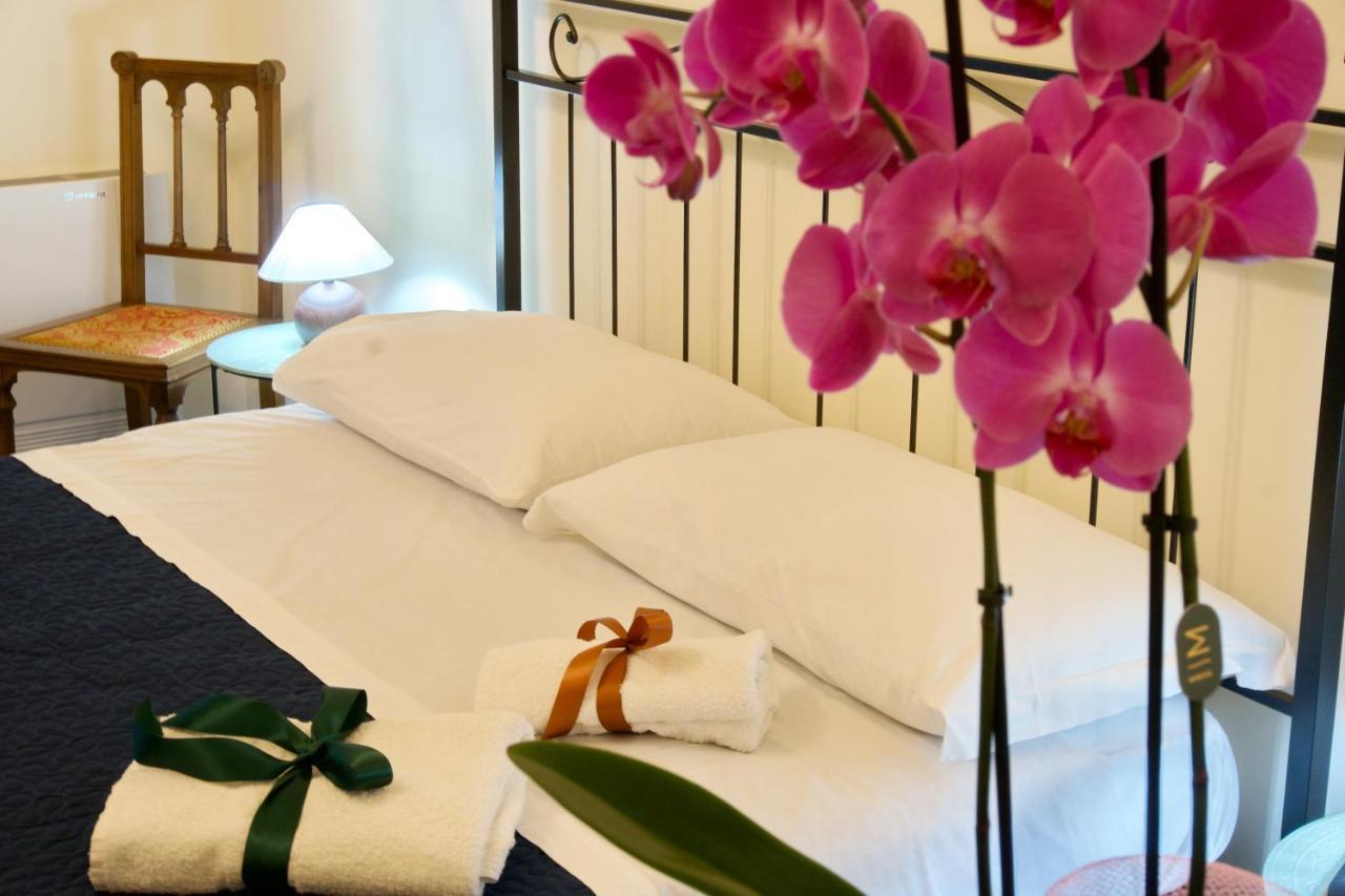 Domus Aurea Bed & Breakfast Montalbano Elicona Exterior foto